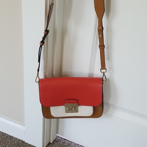 Purse - Picture 2 of 4